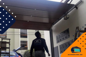Cuándo se debe reemplazar un sistema de puerta de garaje